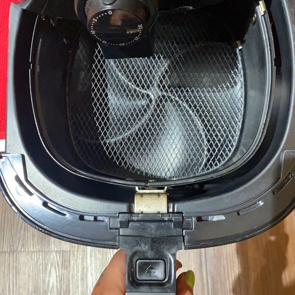 Used Phillips Air Fryer - Picture 3 of 5